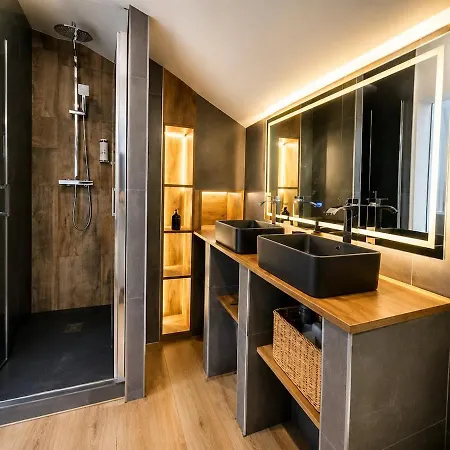 Loft Lumineux Et De Caractere 4 Routes דירה *